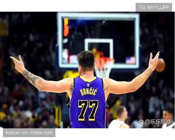 东契奇半场5记三分打花比赛 进攻组织兼具助湖人回暖