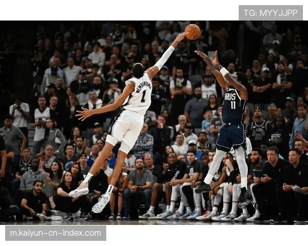 马刺豪取六连胜稳居西部第二 文班亚马攻防两端尽显统治力